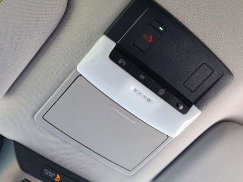 Certified 2025 Nissan Pathfinder SL FWD image 19