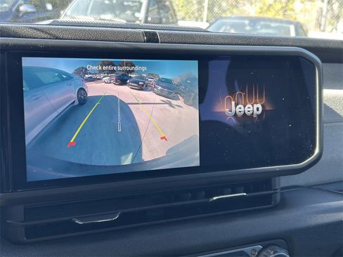 Used 2024 Jeep Wrangler Sport S image 33