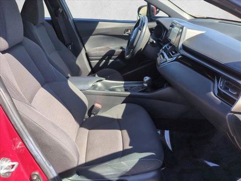 Used 2018 Toyota C-HR XLE image 19