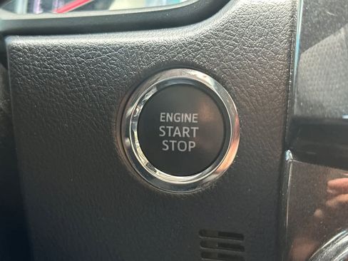 Used 2021 Toyota 4Runner Venture w/ Moonroof Package image 24