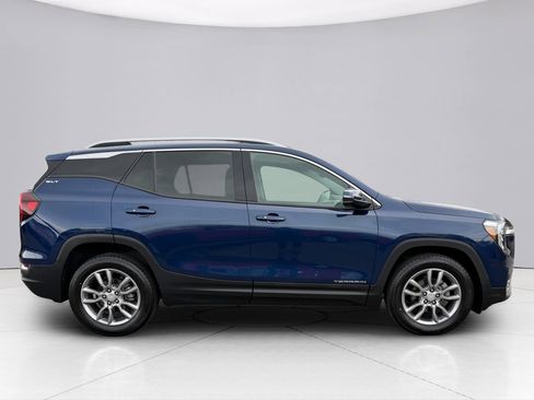 Used 2022 GMC Terrain SLT w/ Infotainment Package II image 12