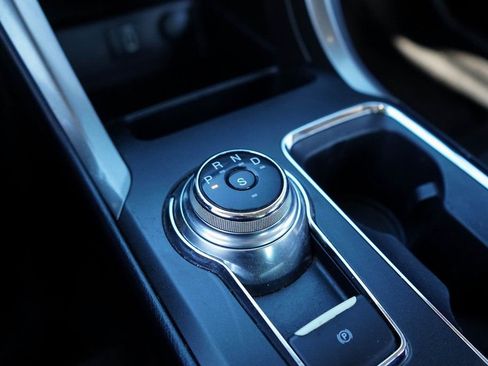 Used 2018 Ford Fusion SE w/ Fusion SE Technology Package image 23