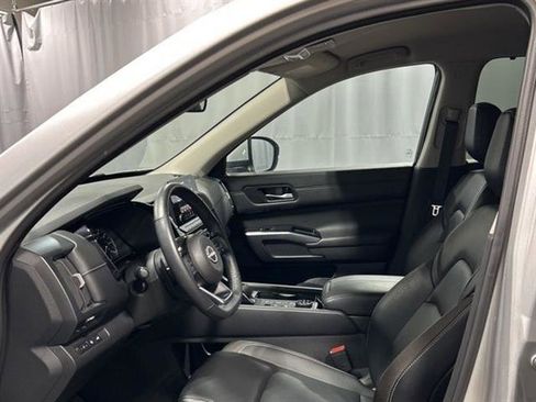 Used 2024 Nissan Pathfinder SL w/ Cargo Package image 26