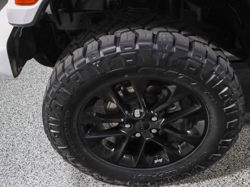 Used 2021 Jeep Wrangler Unlimited Sahara image 12