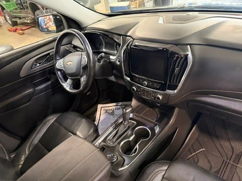 Used 2018 Chevrolet Traverse LT w/ LPO, 'HIT The Road' Package AWD/4WD image 13