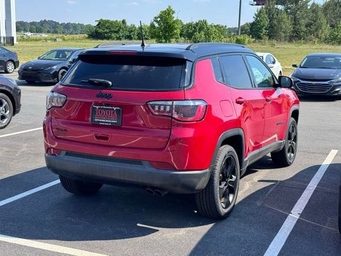 Used 2018 Jeep Compass Latitude w/ Popular Equipment Group AWD/4WD image 5