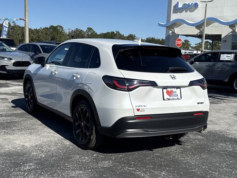 Certified 2025 Honda HR-V Sport image 9