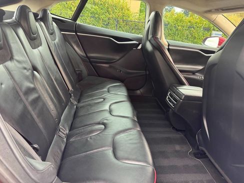 Used 2013 Tesla Model S Performance image 24