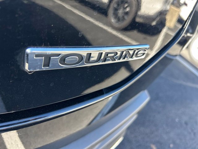 Used 2025 Honda Pilot Touring image 6