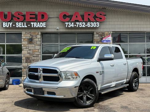 Used 2019 RAM 1500 Classic SLT AWD/4WD image 1