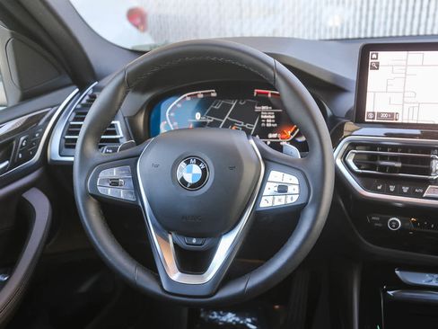 Used 2025 BMW X4 xDrive30i w/ Premium Package image 12