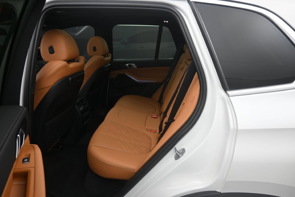 Used 2023 BMW X5 sDrive40i w/ Parking Assistance Package RWD image 13