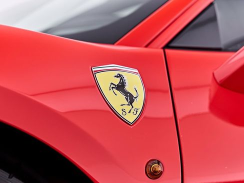 Used 2020 Ferrari 488 Pista Coupe RWD image 34