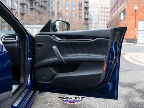 Used 2019 Maserati Ghibli S GranSport image 42