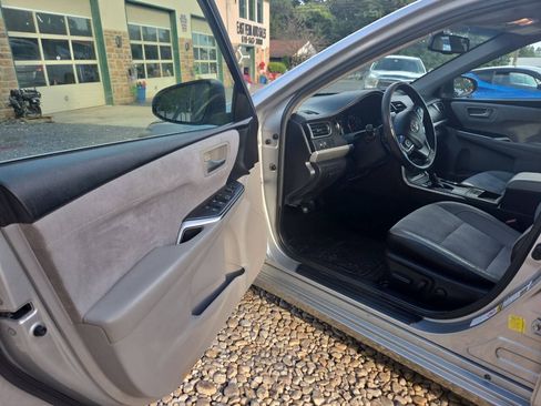 Used 2015 Toyota Camry XSE FWD image 15