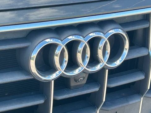 Used 2019 Audi Q8 Premium Plus AWD/4WD image 9