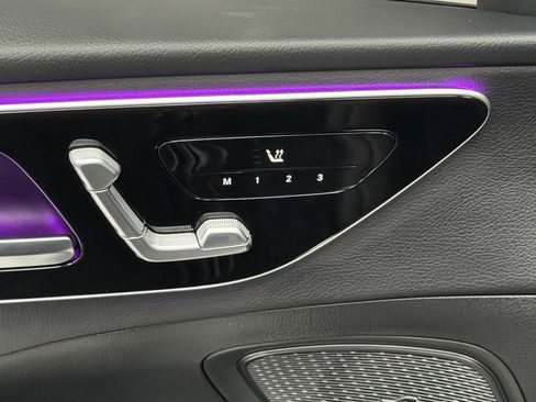 Used 2025 Mercedes-Benz C 300 4MATIC Sedan image 21