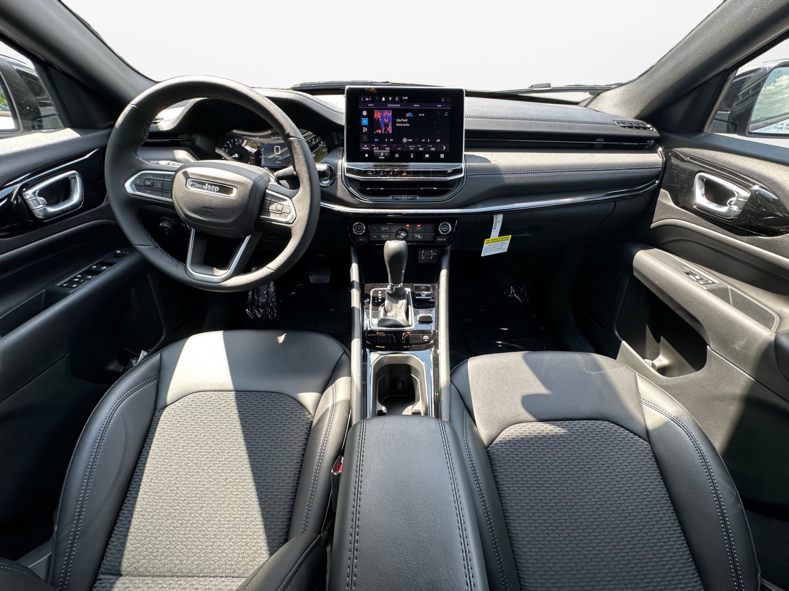 New 2026 Jeep Compass Latitude AWD/4WD image 12