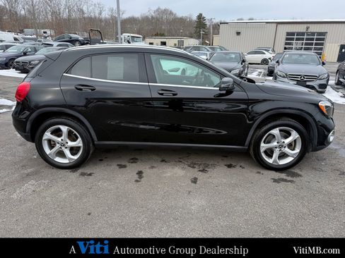 Used 2018 Mercedes-Benz GLA 250 4MATIC image 9