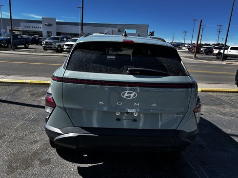 Used 2025 Hyundai Kona SEL image 4
