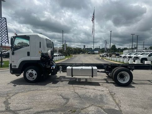 New 2026 Chevrolet Low Cab Forward 6500XD RWD image 6