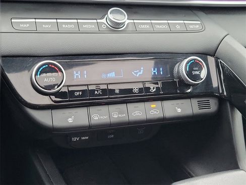 Used 2024 Hyundai Elantra SEL w/ Convenience Package image 21