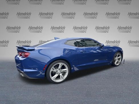 Used 2020 Chevrolet Camaro LT w/ Technology Package RWD image 19