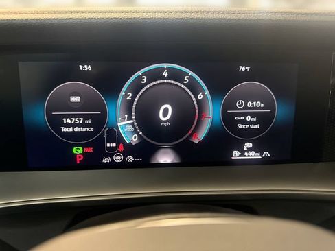 Certified 2025 Volkswagen Tiguan SE AWD/4WD image 11