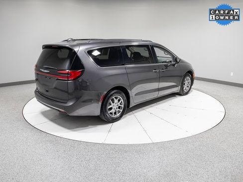 Used 2021 Chrysler Pacifica Touring w/ Cold Weather Group image 32