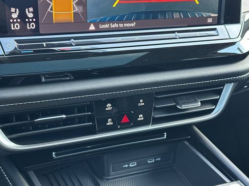 New 2026 Volkswagen Atlas SE FWD image 19