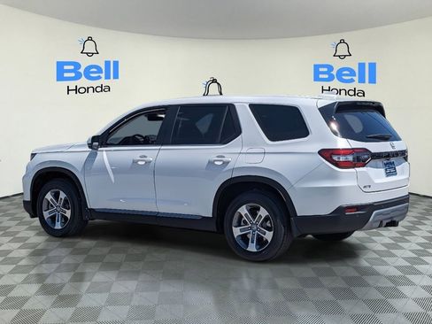 New 2025 Honda Pilot EX-L image 2