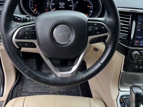 Used 2019 Jeep Grand Cherokee Limited AWD/4WD image 9