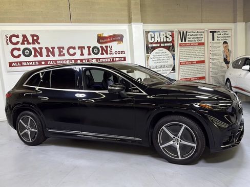 Used 2023 Mercedes-Benz EQS 580 4MATIC SUV image 10