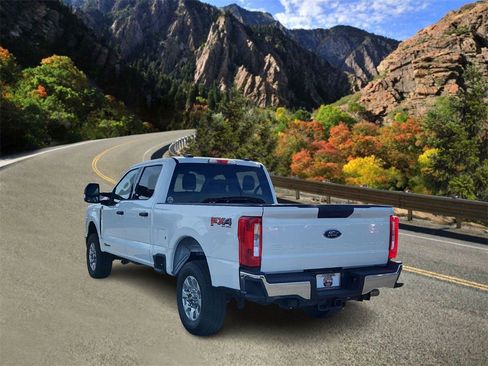 Used 2024 Ford F250 XLT w/ FX4 Off-Road Package image 4