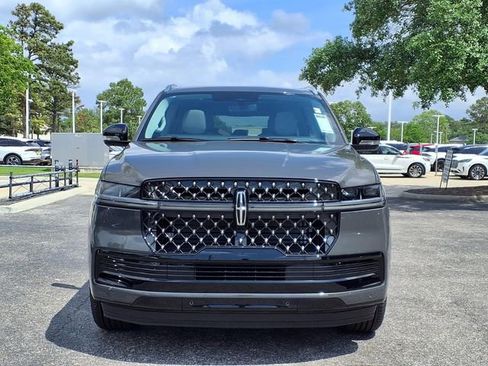 New 2026 Lincoln Navigator L Black Label AWD/4WD image 3