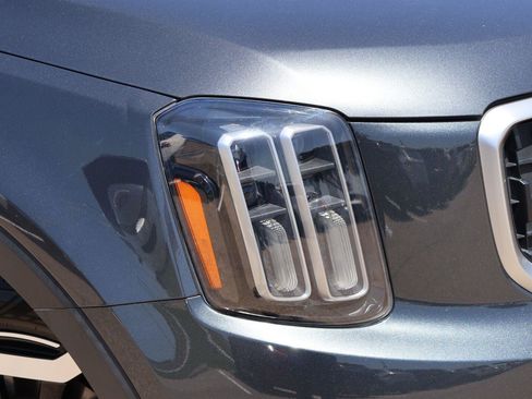 Used 2023 Kia Telluride EX w/ EX Captain's Chair Package FWD image 10
