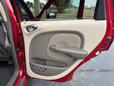 Used 2002 Chrysler PT Cruiser Limited FWD image 20