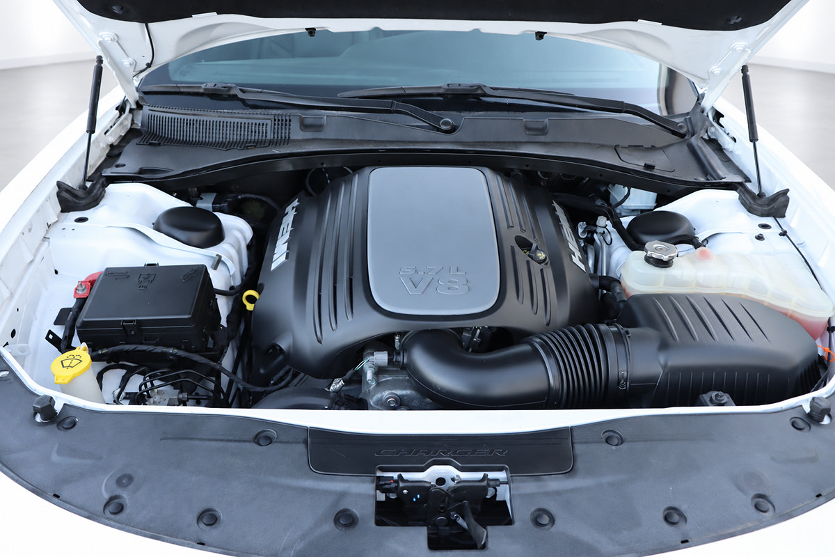 Used 2018 Dodge Charger R/T w/ Plus Group RWD image 41