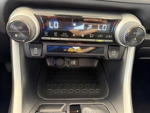 Used 2025 Toyota RAV4 XLE FWD image 19