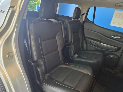 Used 2019 GMC Acadia SLT w/ LPO, Floor Liner Package FWD image 31
