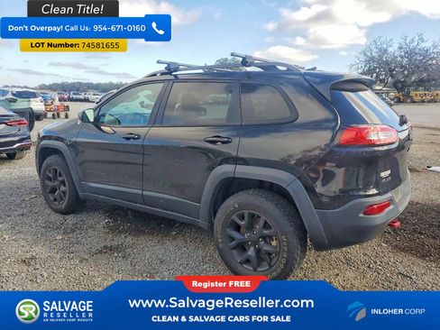 Used 2016 Jeep Cherokee Trailhawk AWD/4WD image 3