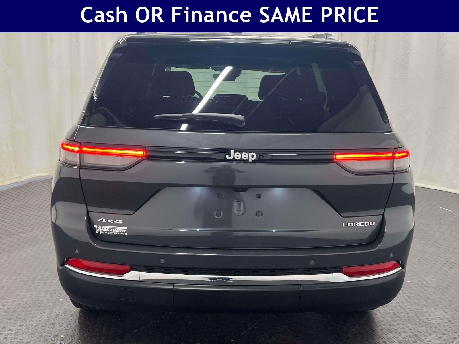 Certified 2025 Jeep Grand Cherokee Laredo X w/ Luxury Tech Group I AWD/4WD image 7