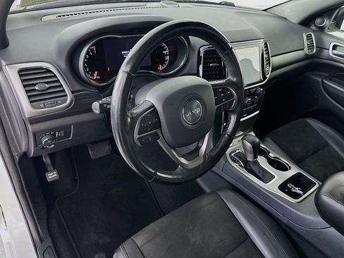 Used 2019 Jeep Grand Cherokee Altitude RWD image 30