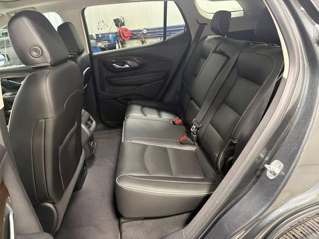 Used 2019 GMC Terrain Denali w/ GMC Pro Grade Package AWD/4WD image 12