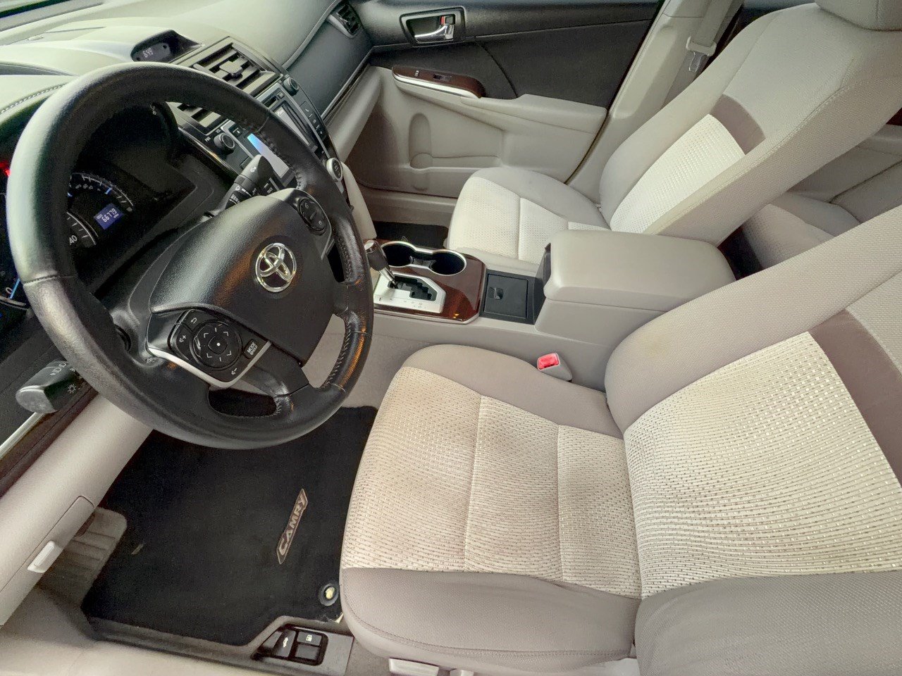 Used 2014 Toyota Camry XLE FWD image 5