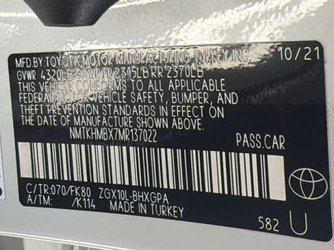 Used 2021 Toyota C-HR XLE image 26