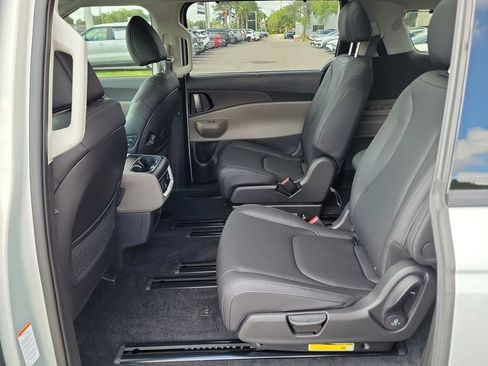 New 2026 Kia Carnival SX FWD image 16