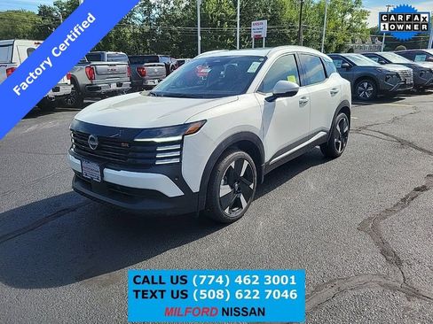 Used 2025 Nissan Kicks SR image 1