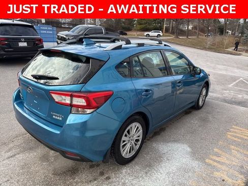 Used 2017 Subaru Impreza 2.0i Premium image 8