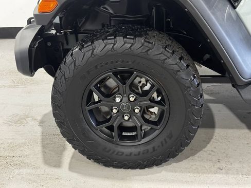 Used 2024 Jeep Wrangler Unlimited Sport AWD/4WD image 10